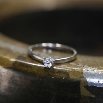 Pierścionek Vicenza białe złoto 585 z cyrkonią 1,36 g 2