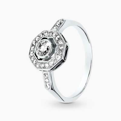 Pierścionek ręcznie wykonany z platyny z brylantami 0,47...