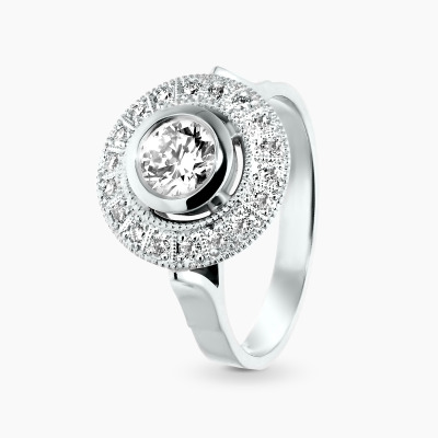 Pierścionek z platyny z brylantami 0,84 ct