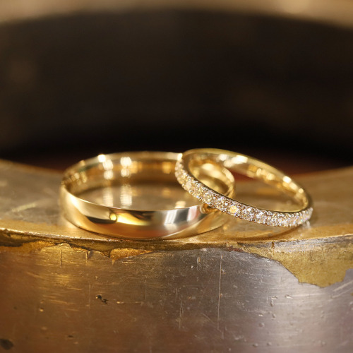 Obrączki Toscana z żółtego złota 585 męska 3 mm i damska 2 mm z brylantami 0,32 ct