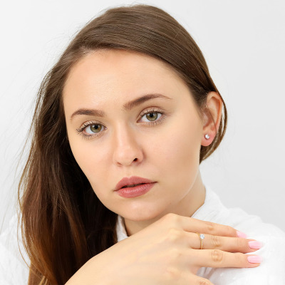 Kolczyki Sorrento białe złoto 585 z białymi topazami 0,90 ct 2