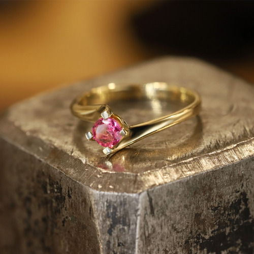 Pierścionek z żółtego złota 585 z okrągłym turmalinem 0,26 ct