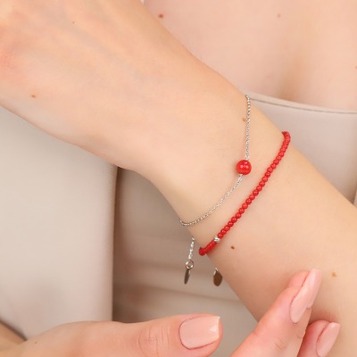 Bransoletka Sphere srebrna z kulką i naturalnymi koralami 2