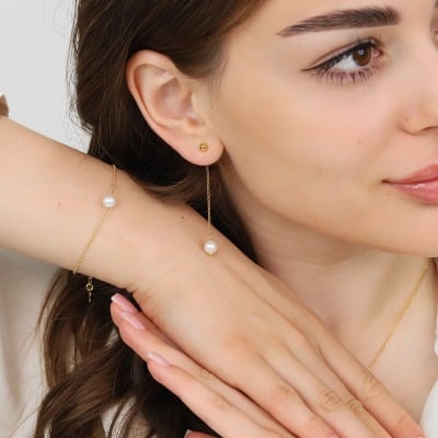 Kolczyki Sphere srebrne pozłacane kulki i łańcuszek z perłą 2