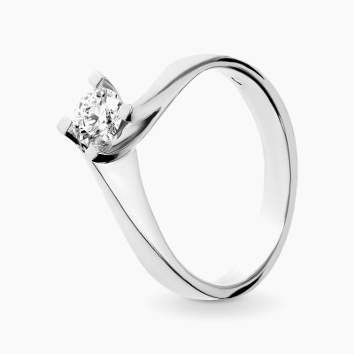 Pierścionek z białego złota 750 z brylantem 0,41 ct