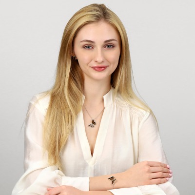 Zawieszka motyl ze srebra z bursztynem 2,8 g 2