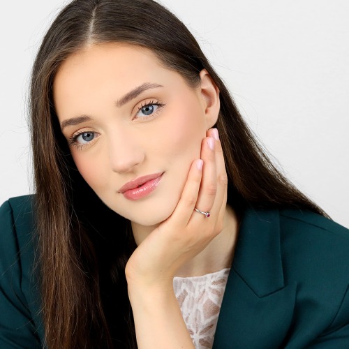 Pierścionek zaręczynowy białe złoto 585 Torino z rubinem 0,32 ct i sekretnym brylantem 0,01 ct