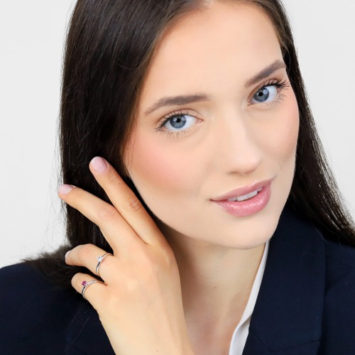 Pierścionek zaręczynowy białe złoto 585 Torino z rubinem 0,32 ct i sekretnym brylantem 0,01 ct