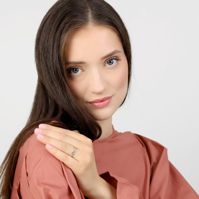 Pierścionek w formie obrączki z grawerowanego żółtego... 2