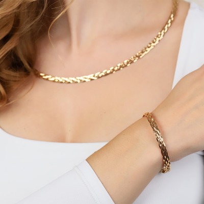 Bransoletka półsztywna z żółtego złota 585 dł. 18 cm  5,73 g 2