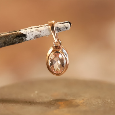 Zawieszka Portofino różowe złoto 585 z morganitem 0,39 ct 2