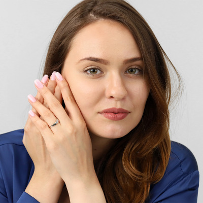 Pierścionek z białego złota 585 z brylantami 0,07 ct... 2