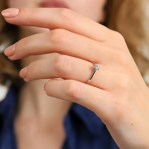 Pierścionek zaręczynowy Siena białe złoto 585 z brylantem 0,20 ct  VVS2/G