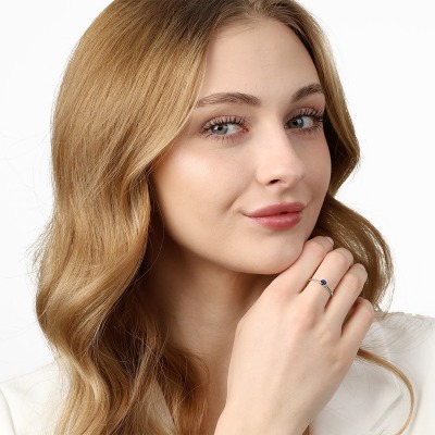 Pierścionek Sorrento z białego złota 585 z szafirem 0,50 ct 2