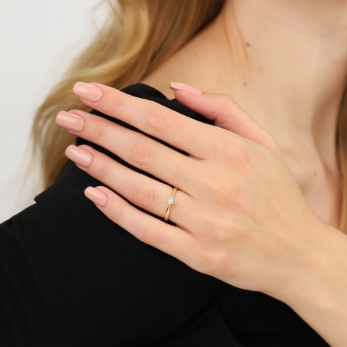 Pierścionek zaręczynowy Vicenza żółte złoto 585 z białym szafirem 0,30 ct