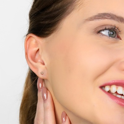 Kolczyki Vicenza żółte złoto 585 z morganitami 0,20 ct 2