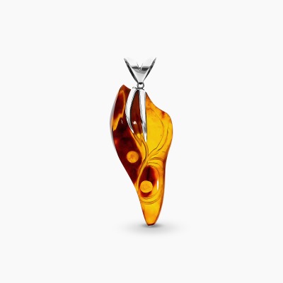 Zawieszka z bursztynem w srebrnej oprawie 39,3 g