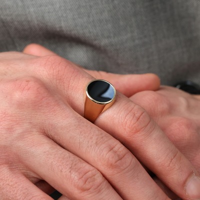 Sygnet z żółtego złota 585 z onyksem 5,41 g 2