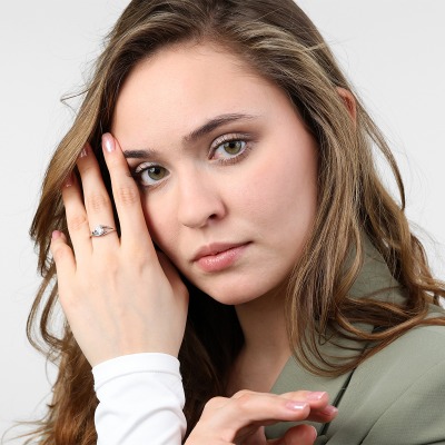 Pierścionek z białego złota 585 z okazałą cyrkonią 2,5 g 2