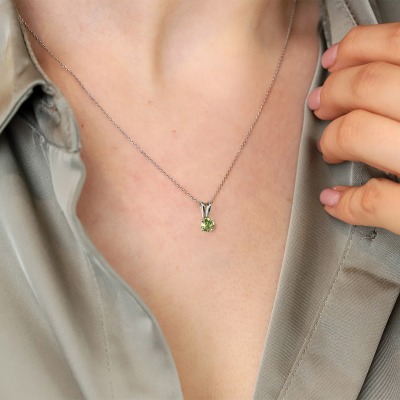 Zawieszka Sorrento z białego złota 585 z oliwinem 0,50 ct 2