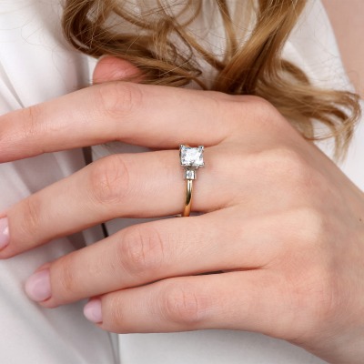 Pierścionek z żółtego i białego złota 585 z cyrkonią 3,89 g 2