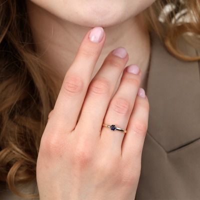 Pierścionek z żółtego złota 585 z szafirem 0,36 ct 2