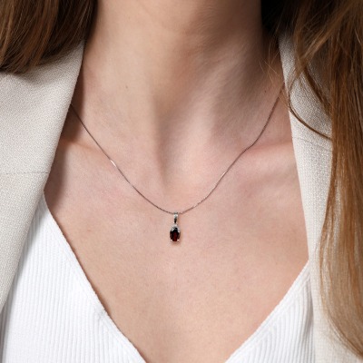 Zawieszka Livorno białe złoto 585 z granatem 2