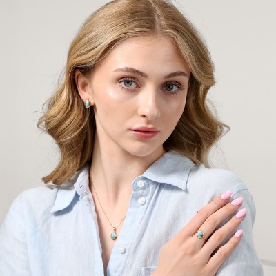 Kolczyki na sztyft z żółtego złota 585 z owalnymi turkusami 2