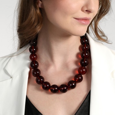 Naszyjnik z koniakowych bursztynów z ozdobnym zapięciem 2