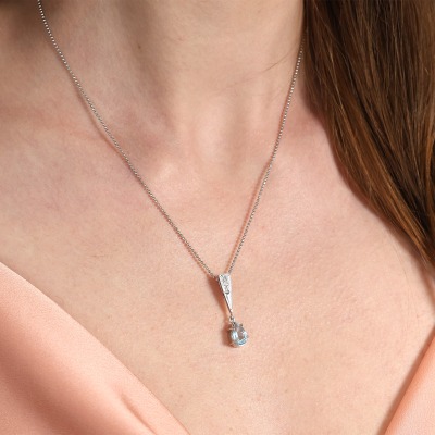 Zawieszka z białego złota 585 z brylantami i topazem 1,72 ct 2