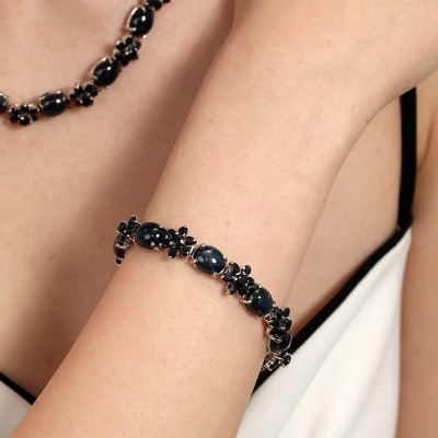 Bransoletka srebrna z szafirami dł. 18 cm 2