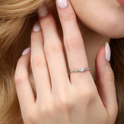 Pierścionek zaręczynowy białe i żółte złoto 585 z... 2