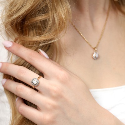 Pierścionek z dwukolorowego złota 585 z cyrkoniami i opalem 2