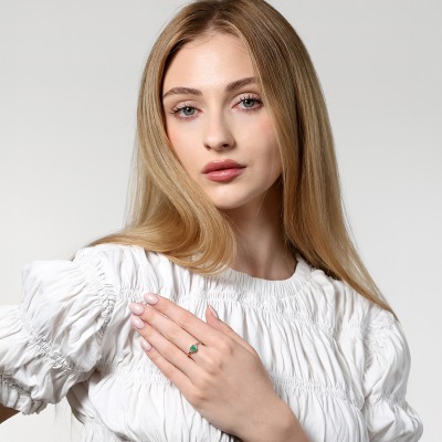 Pierścionek dwukolorowe złoto 585 ze szmaragdem 0,52 ct i... 2