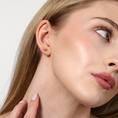 Kolczyki z żółtego złota 585 kulki średnica 0,4 cm 2