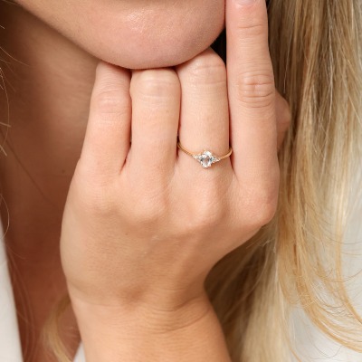 Pierścionek zaręczynowy Perugia różowe złoto 585 z białym... 2