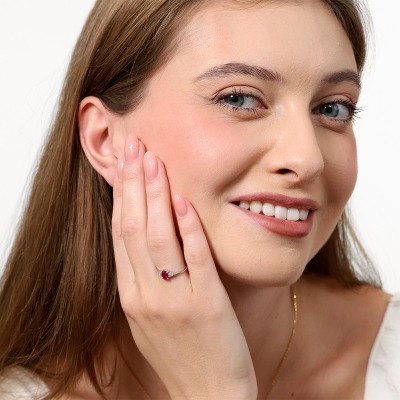 Pierścionek zaręczynowy Perugia białe złoto 585 z rubinem... 2