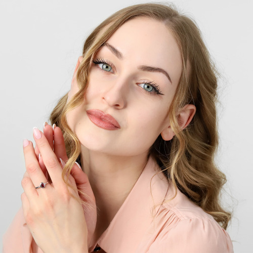 Pierścionek zaręczynowy Portofino z białego złota 585 z rubinem 0,59 ct