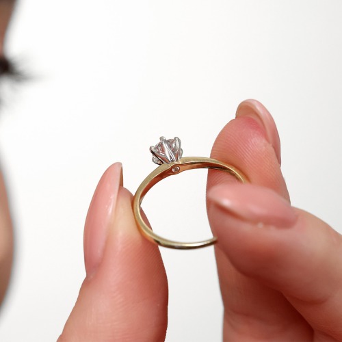 Pierścionek zaręczynowy Torino dwukolorowe złoto 585 z brylantem 0,52 ct i sekretnym brylantem