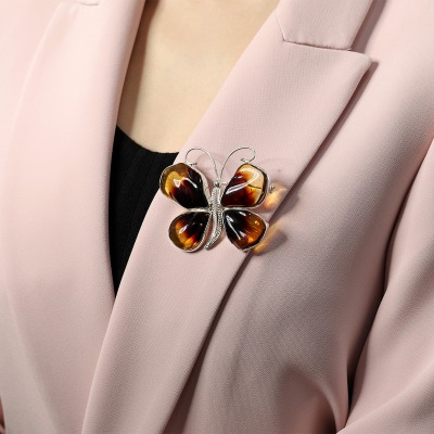 Zawieszka-broszka motyl ze srebra z bursztynami 2