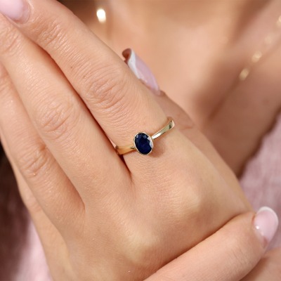 Pierścionek z żółtego złota 585 z szafirem 1,0 ct w... 2