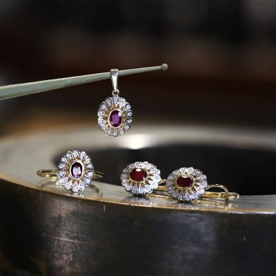 Zawieszka dwukolorowe złoto 585 z brylantami 0,09 ct i... 2