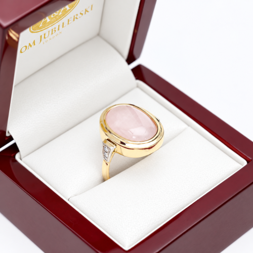 Pierścionek z żółtego i białego złota 585 z okazałym różowym kwarcem 10,97 ct i brylantami 0,05 ct