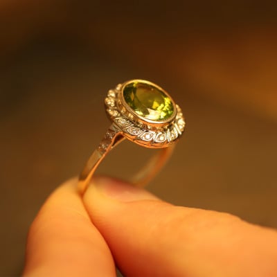 Pierścionek z dwukolorowego złota 585 z okazałym owalnym... 2