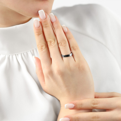 Obrączki Veneto z białego platynowanego złota 585 płaskie... 2