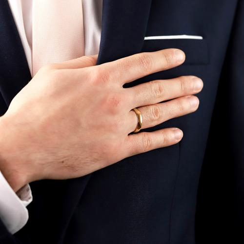 Obrączki Toscana z różowego złota 585 półokrągłe 4 mm z soczewką