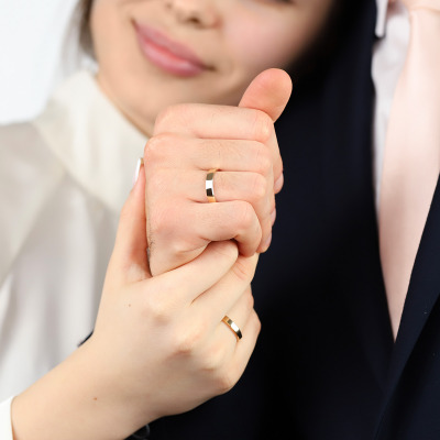 Obrączki Veneto z żółtego złota 585 płaskie fazowane 4 mm 2