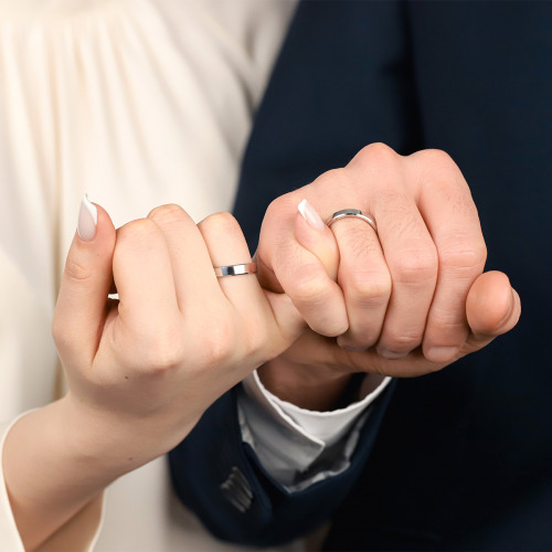 Obrączki Lazio z białego platynowanego złota 585 płaskie fazowane 5 mm z soczewką