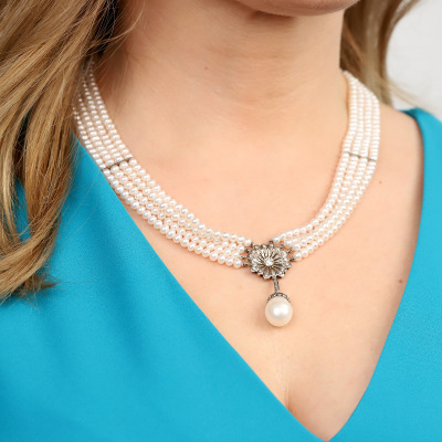 Naszyjnik białe złoto 585 z perłami i brylantami 0,63 ct 2