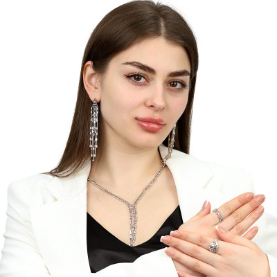 Brylantowa kolia z białego złota 750 z wyjątkowymi... 2